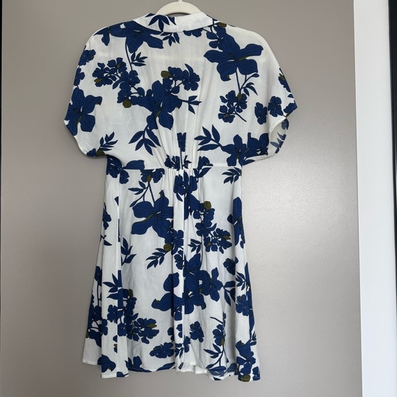 Blue Floral Button-Front Collared Mini Dress 💙 - Picture 4 of 7